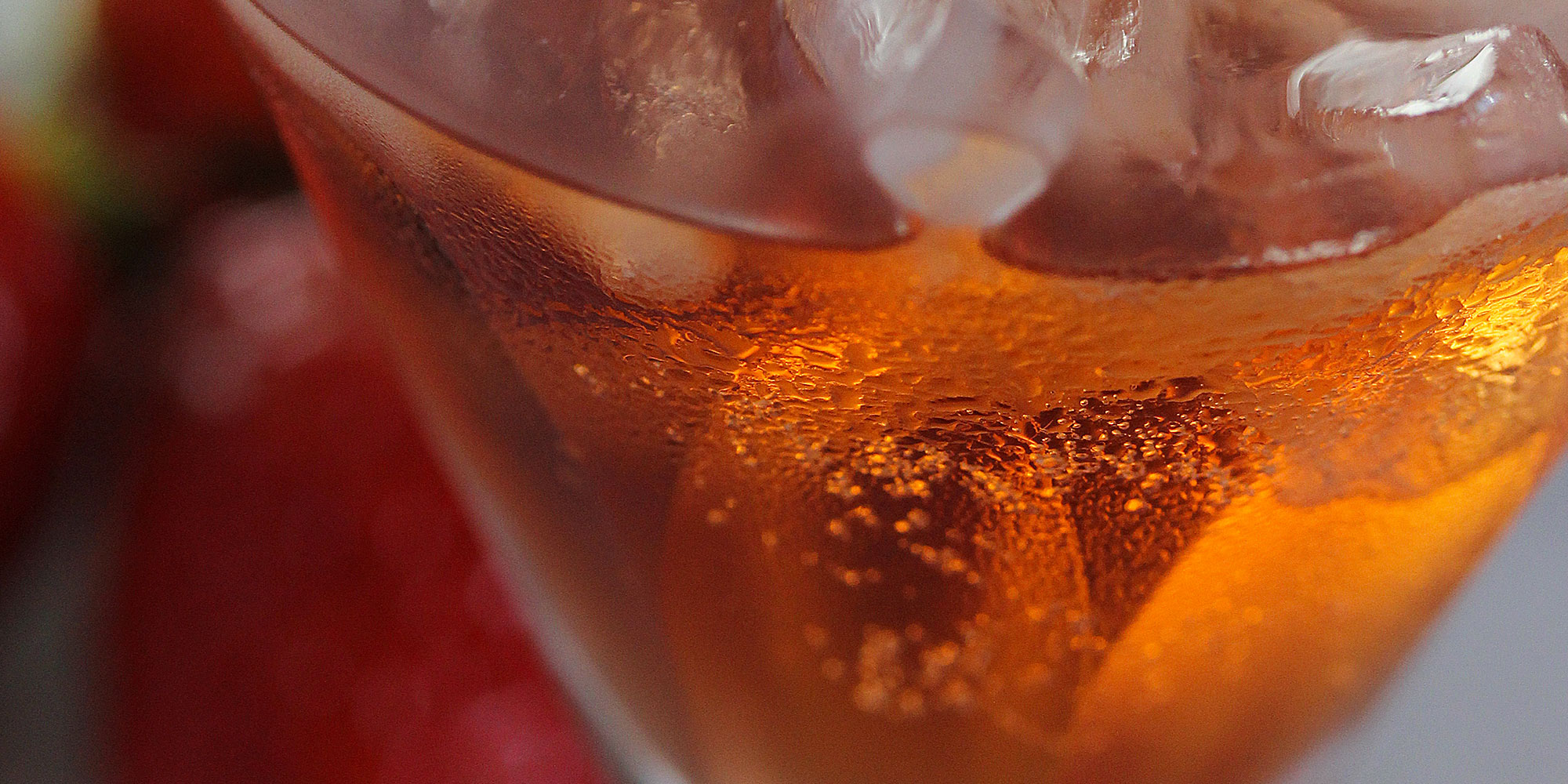 verre de jus de cassis frais