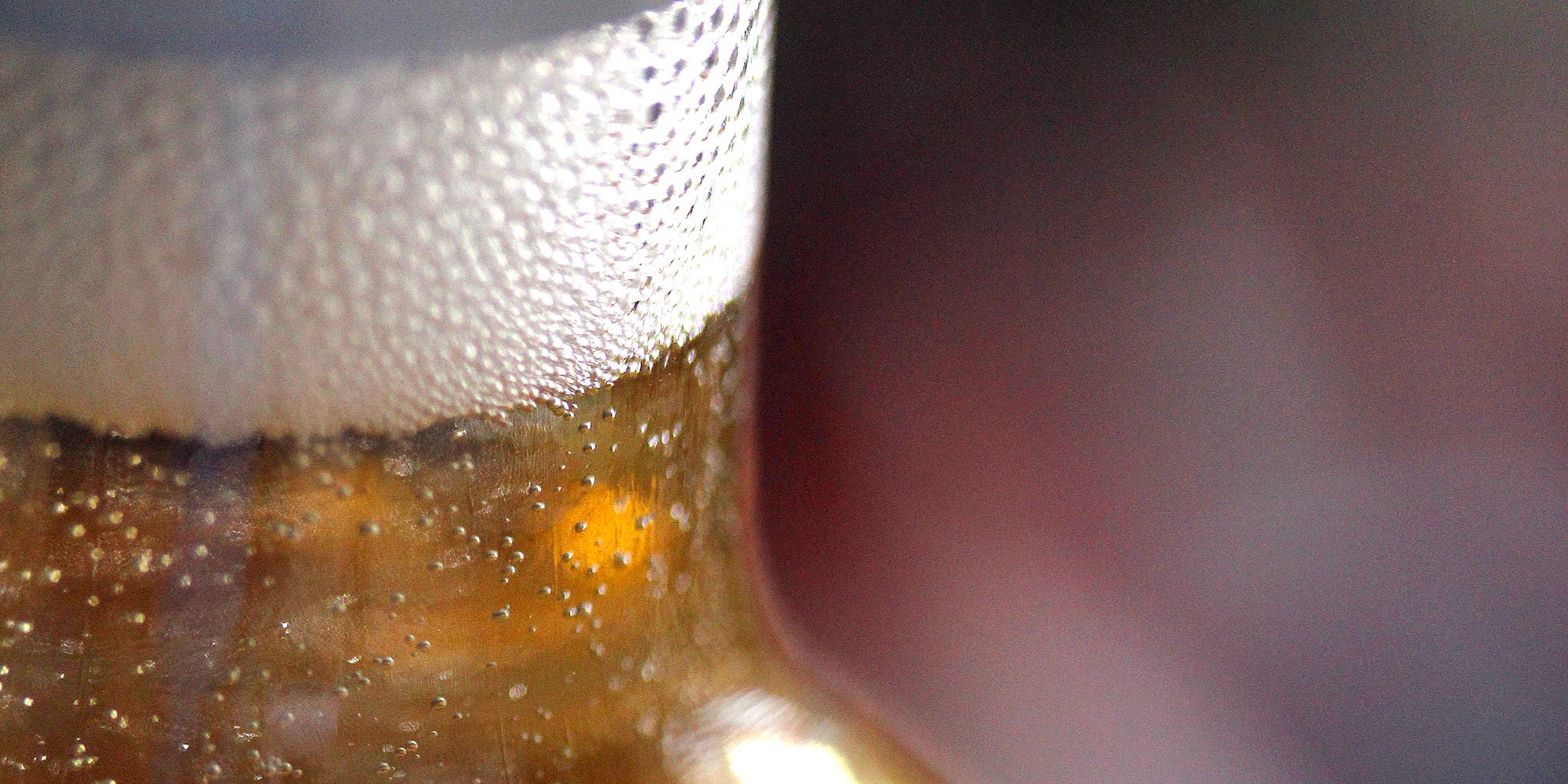 gros plan verre verveine citron